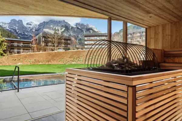 Panoramasauna Panoramasauna im Badehaus Werfenweng mit Blick auf das Außenbecken